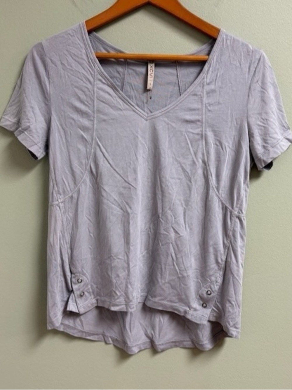Light Lavender V-Neck Short Sleeve Top